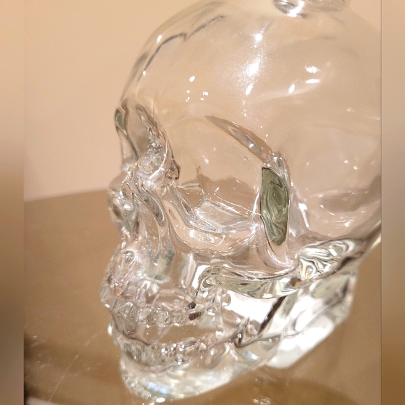 Crystal Head skull vodka decanter - Picture 2 of 15